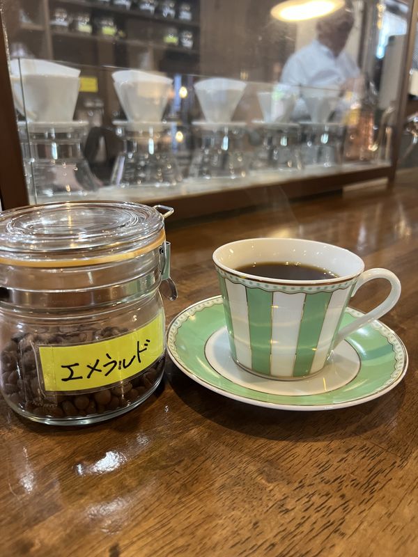 エメラルドマウンテンとノリタケカップ