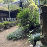 庚申塔と社殿 庚申塔と社殿